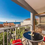 11078c Apartment *